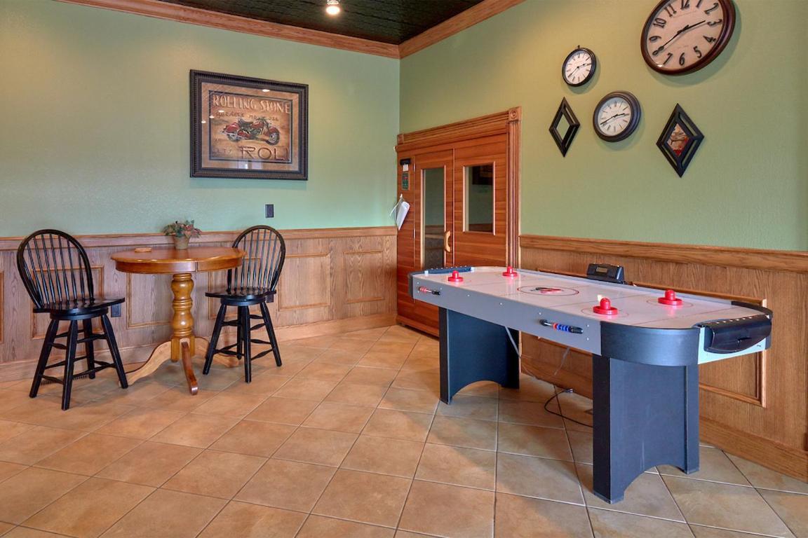 Journey'S End, 5 Bedrooms, Sleeps 12, Private Outdoor Pool, Theater, Sauna Sevierville Exterior photo